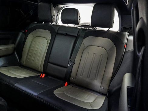 Used 2022 Land Rover Defender 90 X-Dynamic HSE image 9