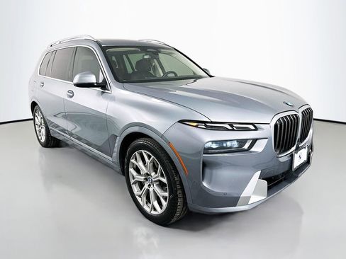 Certified 2023 BMW X7 xDrive40i w/ Executive Package image 3