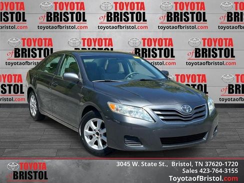 Used 2011 Toyota Camry LE w/ LE Extra-Value Pkg FWD image 1