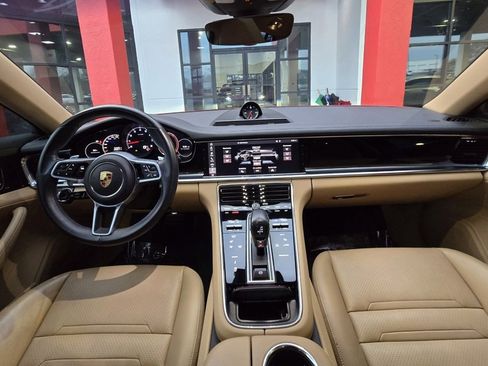 Used 2020 Porsche Panamera image 22
