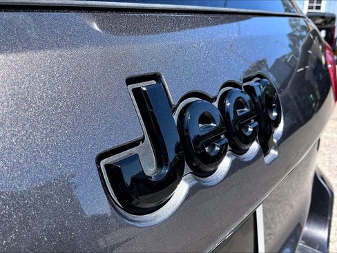 Used 2021 Jeep Grand Cherokee Laredo X AWD/4WD image 34