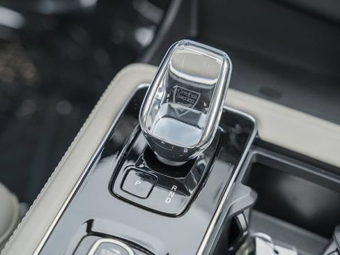 New 2026 Volvo XC90 T8 Plus w/ Protection Package Premier AWD/4WD image 24