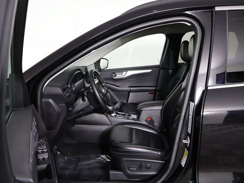 Used 2024 Ford Escape Platinum AWD/4WD image 29