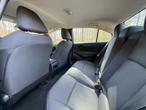 Used 2022 Toyota Corolla LE image 15