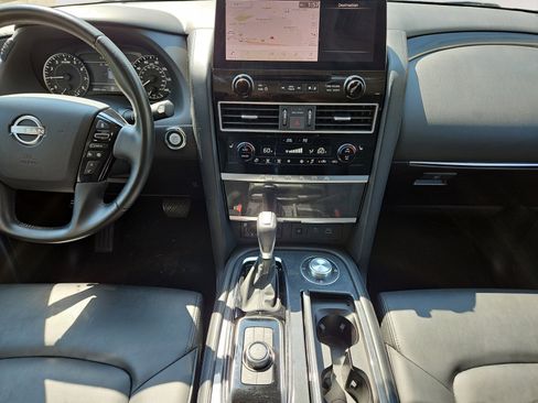 Used 2024 Nissan Armada SV image 11
