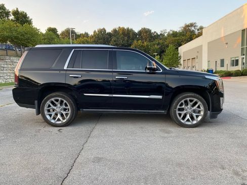 Used 2020 Cadillac Escalade Platinum AWD/4WD image 8