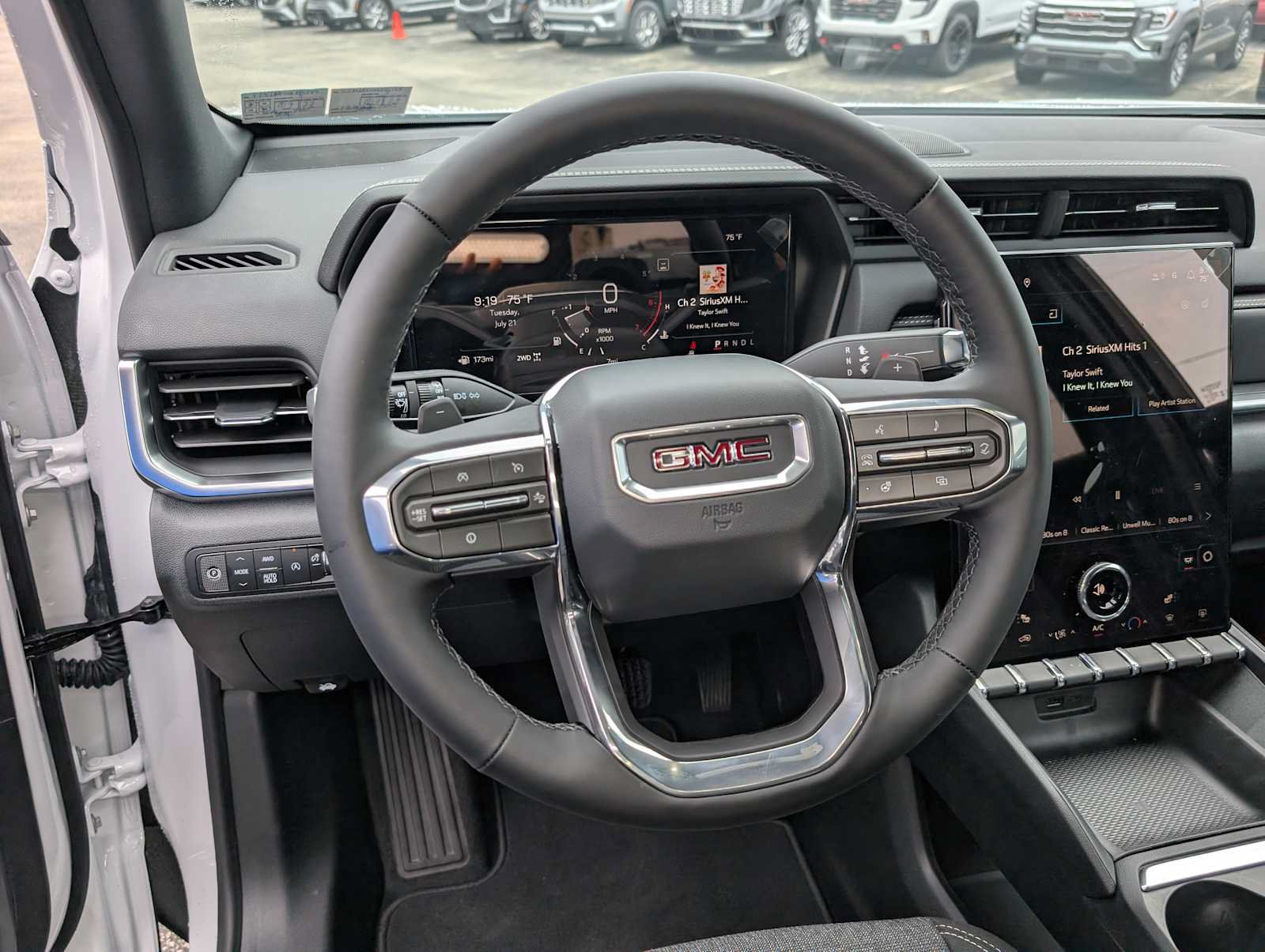 New 2027 GMC Terrain Elevation w/ Technology Package II AWD/4WD image 29
