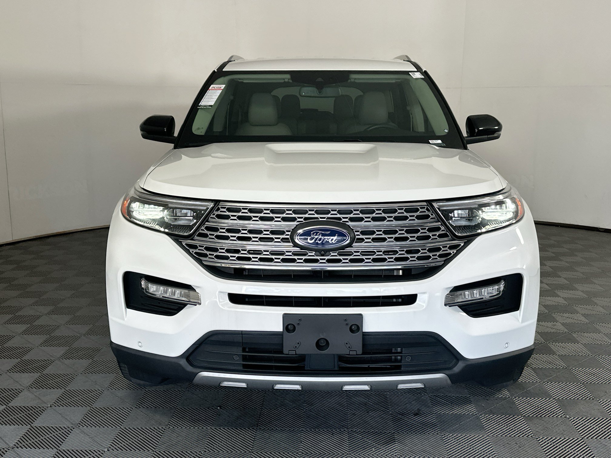Used 2021 Ford Explorer Limited w/ Equipment Group 301A RWD image 8