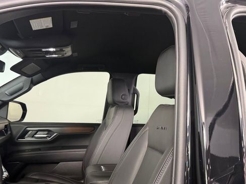 Used 2025 GMC Yukon Denali image 22