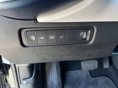 Used 2025 Chevrolet Equinox EV LT image 19