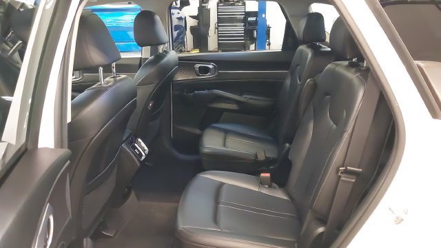 Used 2023 Kia Sorento SX AWD/4WD image 29