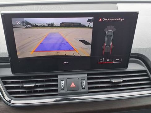 Used 2024 Audi Q5 2.0T Premium w/ Convenience Package image 27