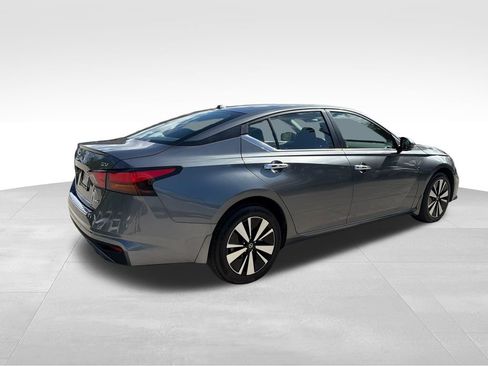 Used 2022 Nissan Altima 2.5 SV w/ SV Premium Package AWD/4WD image 8