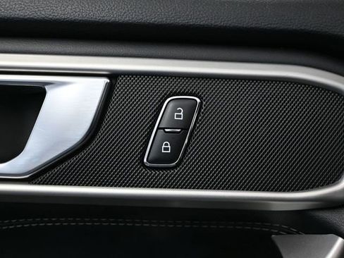 Used 2020 Ford Explorer XLT w/ Equipment Group 202A image 21