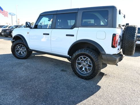 New 2025 Ford Bronco Badlands image 7