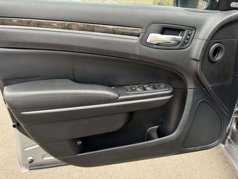 Used 2016 Chrysler 300 C image 19