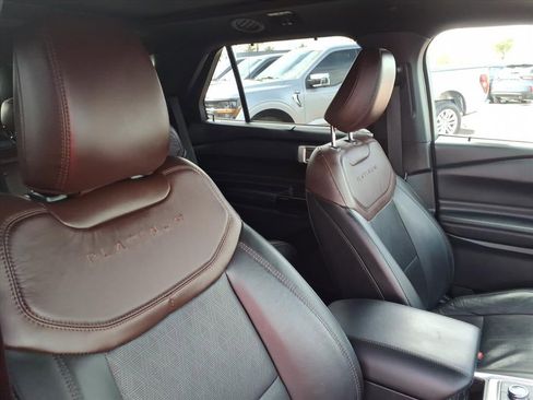 Certified 2023 Ford Explorer Platinum w/ Technology Package image 12