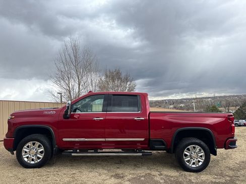 Used 2024 Chevrolet Silverado 2500 High Country AWD/4WD image 5