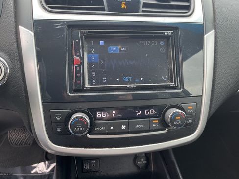Used 2017 Nissan Altima 2.5 SV FWD image 11