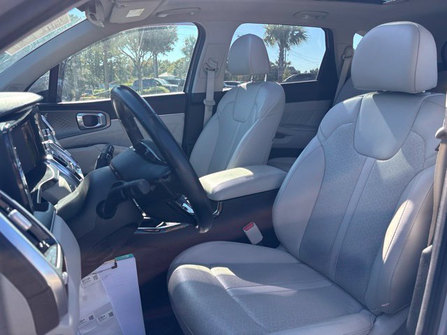 Used 2023 Kia Sorento SX AWD/4WD image 11