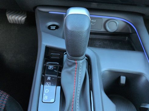 New 2026 Nissan Sentra SR w/ Floor Mat Package FWD image 26
