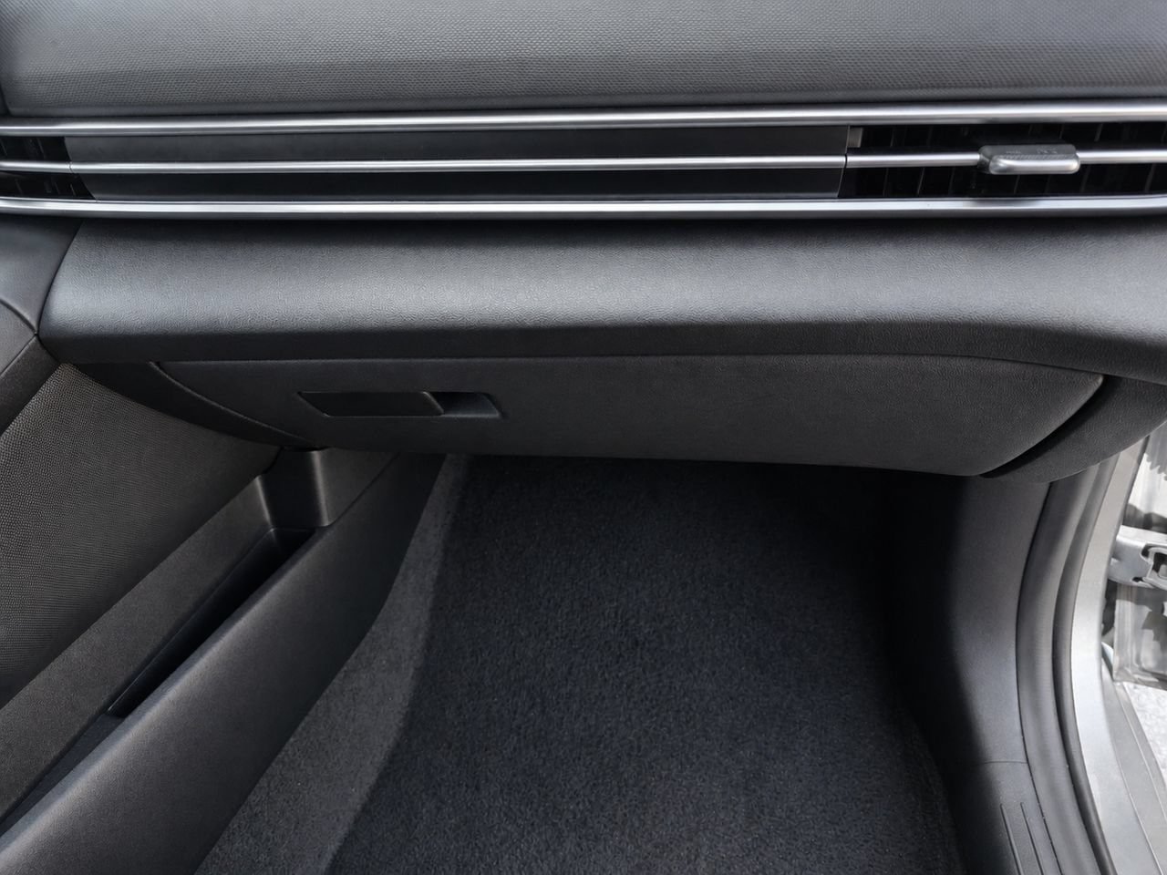 Used 2024 Hyundai Elantra SEL FWD image 40