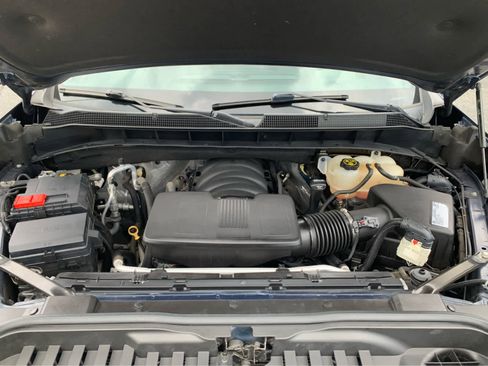 Used 2019 Chevrolet Silverado 1500 High Country w/ Technology Package AWD/4WD image 9