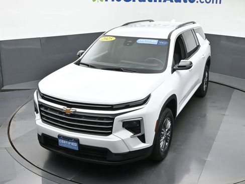 Certified 2025 Chevrolet Traverse LT image 26