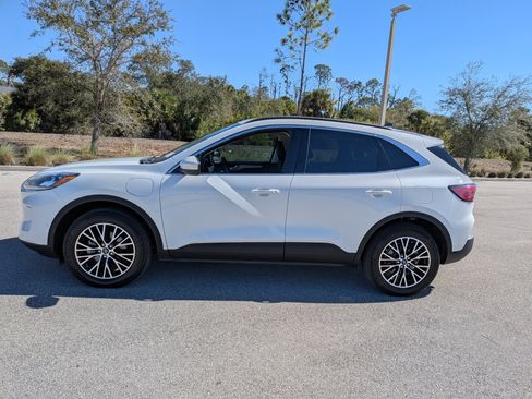 Used 2022 Ford Escape Titanium w/ Titanium Premium Package image 8