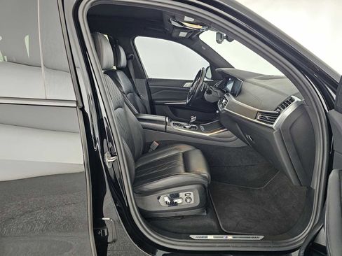 Used 2022 BMW X7 xDrive40i w/ M Sport Package AWD/4WD image 10