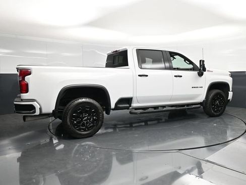 Used 2022 Chevrolet Silverado 2500 LTZ w/ LTZ Plus Package AWD/4WD image 4