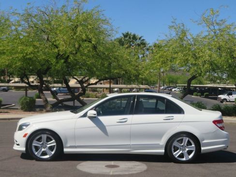 Used 2011 Mercedes-Benz C 300 Sedan image 2