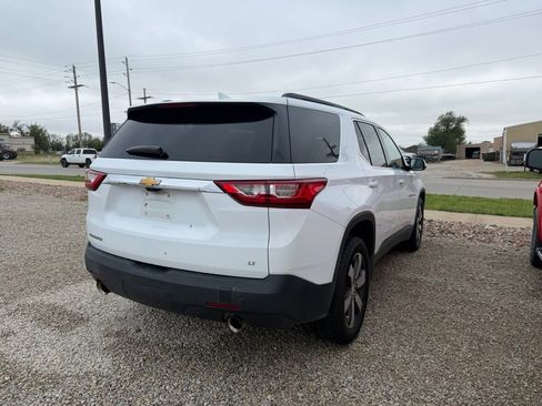 Used 2019 Chevrolet Traverse LT w/ LT Premium Package FWD image 4