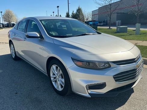 Used 2016 Chevrolet Malibu LT image 2