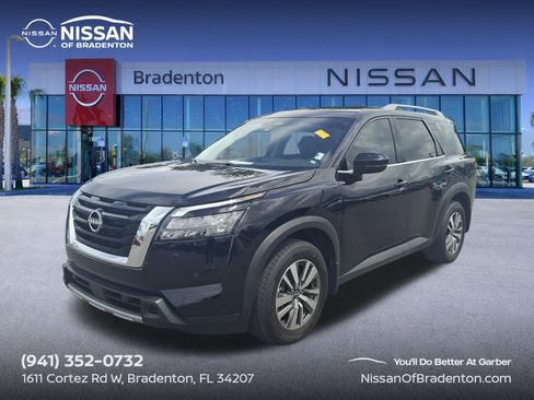 Used 2025 Nissan Pathfinder SL w/ Cargo Package FWD image 1