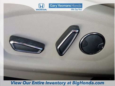 Used 2018 Ford Explorer Limited image 23