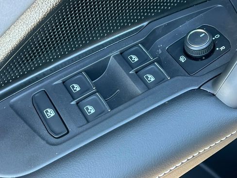 New 2026 Volkswagen Tiguan SE R-Line AWD/4WD image 16