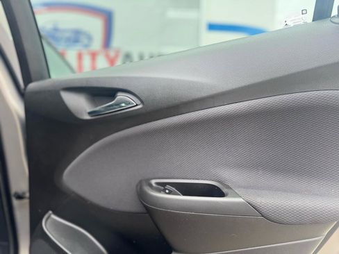 Used 2018 Chevrolet Cruze LT w/ Convenience Package FWD image 48