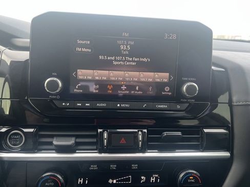 Used 2022 Nissan Pathfinder S image 19