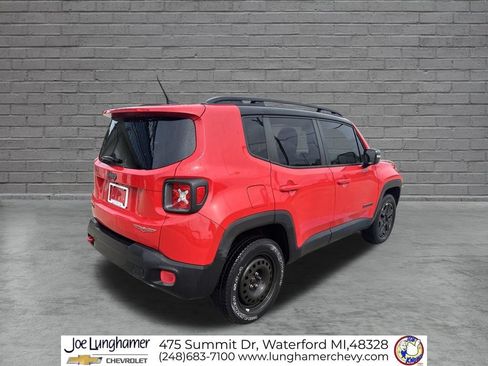 Used 2016 Jeep Renegade Trailhawk w/ Cold Weather Group AWD/4WD image 3