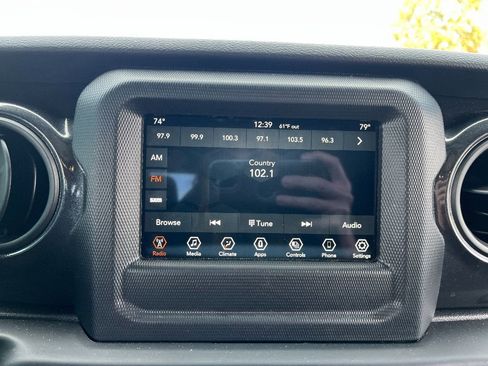 Used 2022 Jeep Gladiator Sport image 23