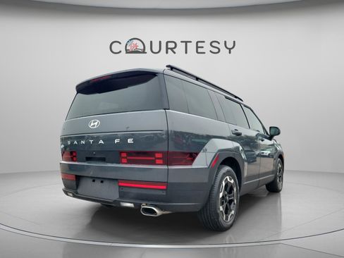 Used 2025 Hyundai Santa Fe SEL image 4