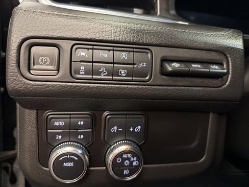 Used 2022 GMC Yukon Denali AWD/4WD image 20