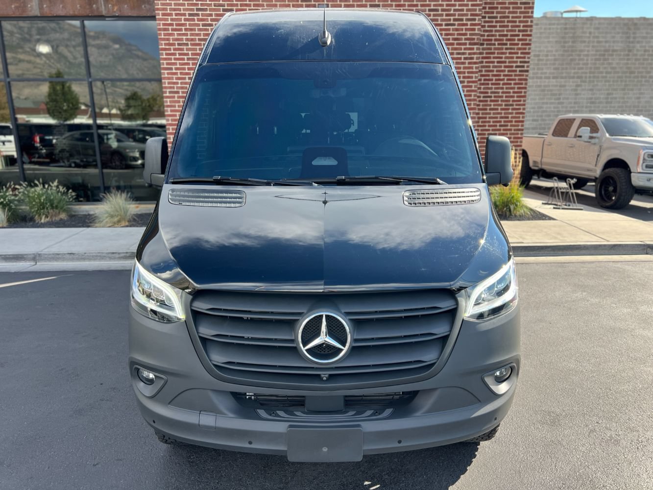Used 2025 Mercedes-Benz Sprinter 2500 image 9
