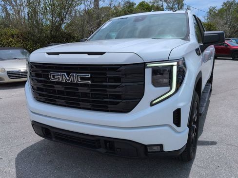 Used 2024 GMC Sierra 1500 Elevation w/ LPO, Elevation Black Package AWD/4WD image 9