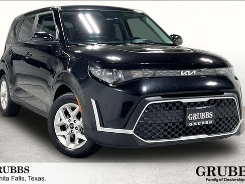 Used 2023 Kia Soul LX w/ LX Technology Package FWD image 1