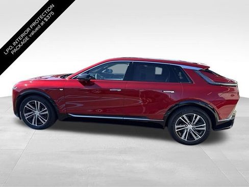 Certified 2024 Cadillac Lyriq Luxury AWD/4WD image 10