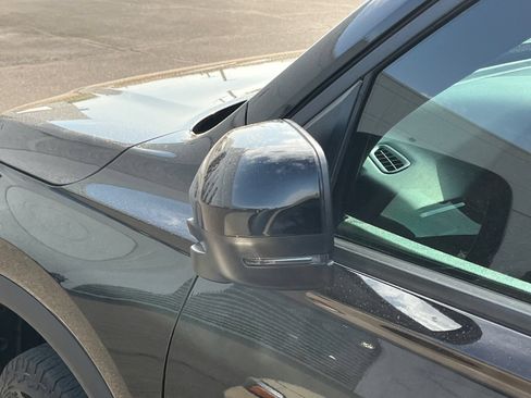 Used 2023 Honda Pilot TrailSport image 9