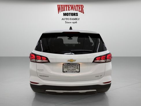 Used 2022 Chevrolet Equinox LT w/ Driver Convenience Package AWD/4WD image 3