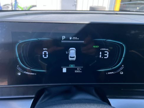 Used 2025 Kia Sportage EX AWD/4WD image 24
